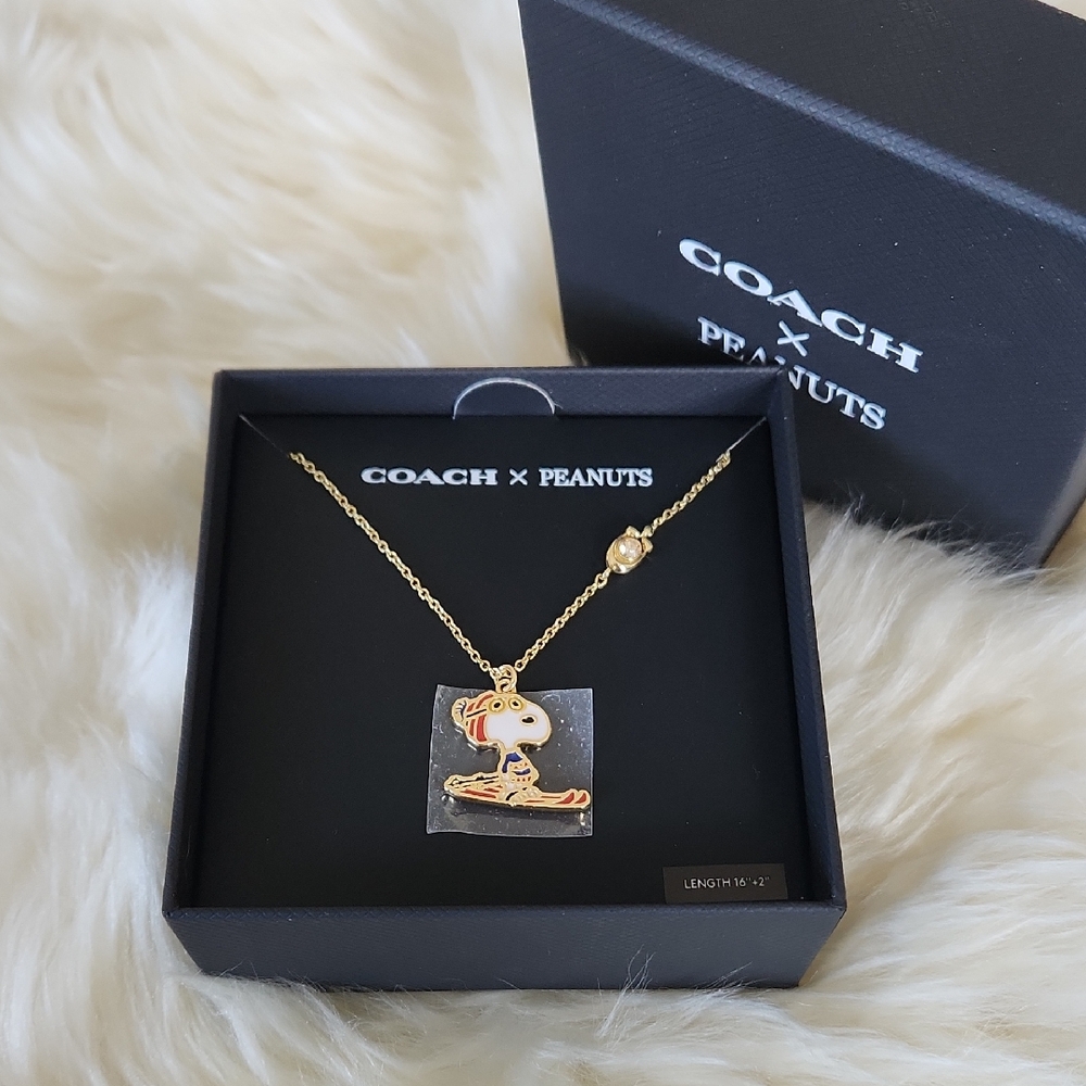 Adorable NWT IOB Coach X Peanuts Snoopy Ski Pendant Necklace 🐾⛷️❤️🎁